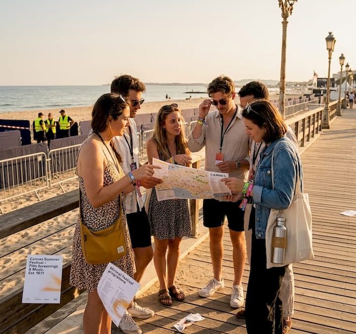 Step by step city tour guide for Les Plages Électroniques