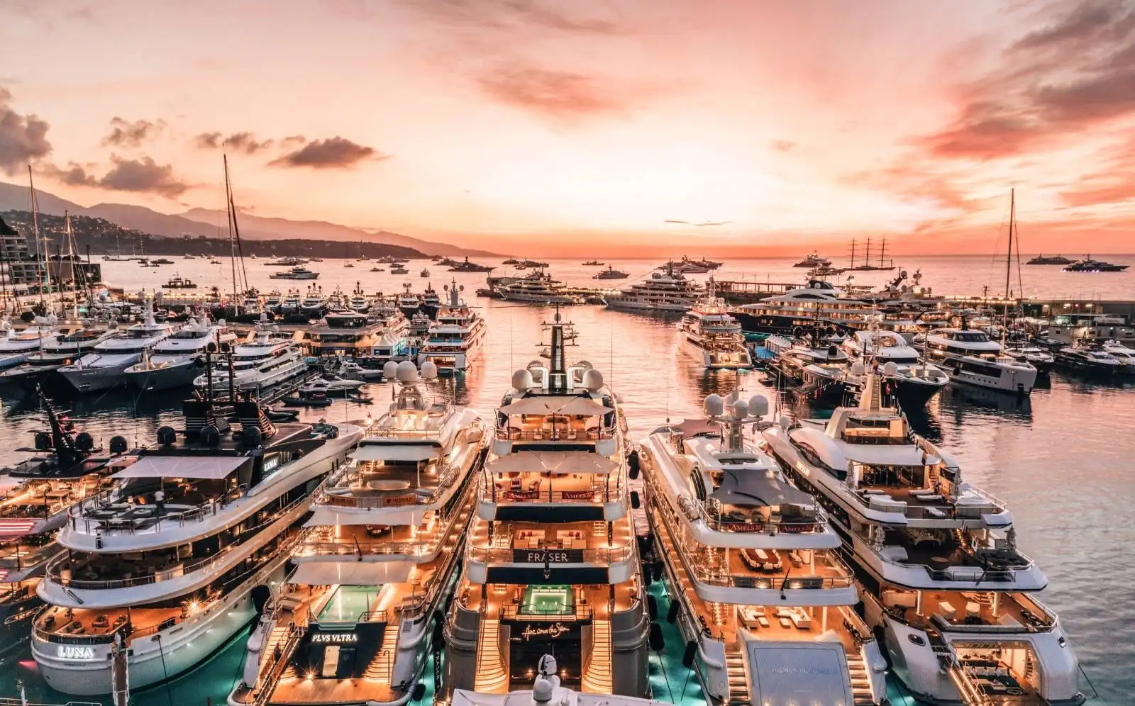 Transfert yacht Monaco Port Hercule chauffeur privé - VTC Nice Monaco Cannes Antibes TranspOnyx