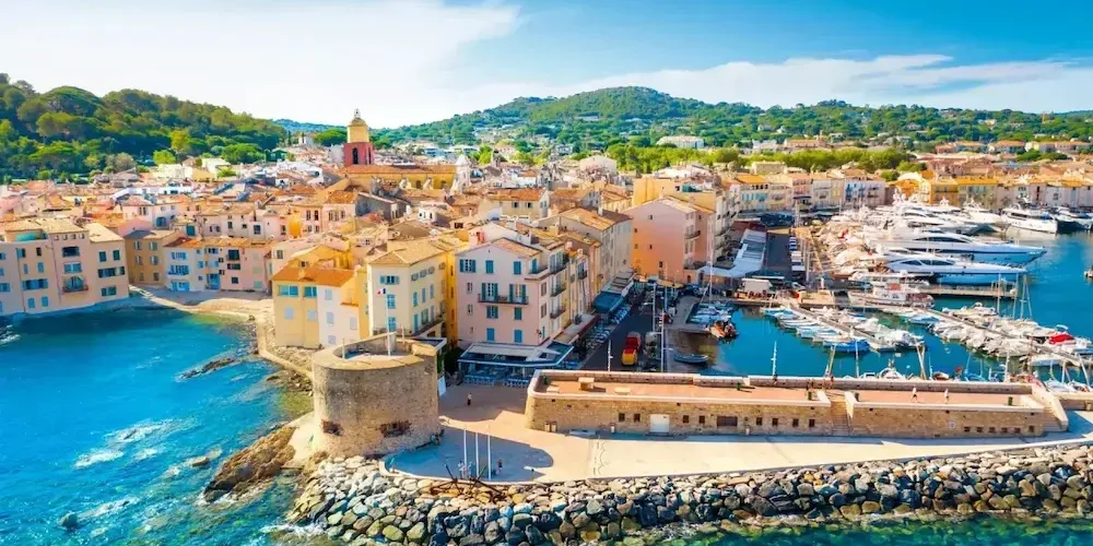 Saint-Tropez port vieille ville Riviera Provence
